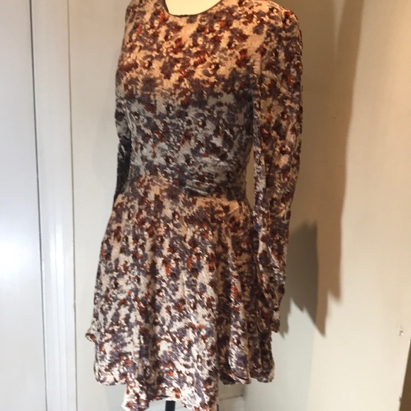 “H&M” Floral Fitted Dress. - Picture 3 of 15
